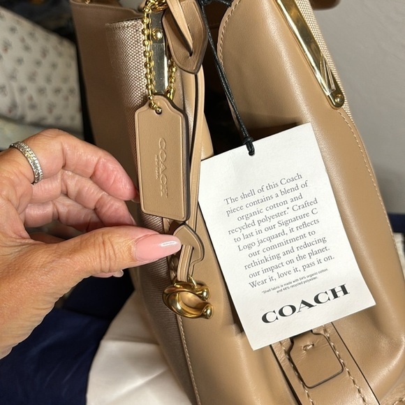 NWT Coach’s Badge Jacquard Dalton 31 Shoulder Bag Chalk Taupe - Picture 10 of 13